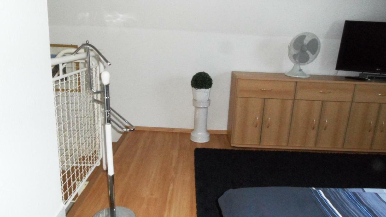 Ferienhaus Am Plattensee Balatonmariafurdo Luaran gambar